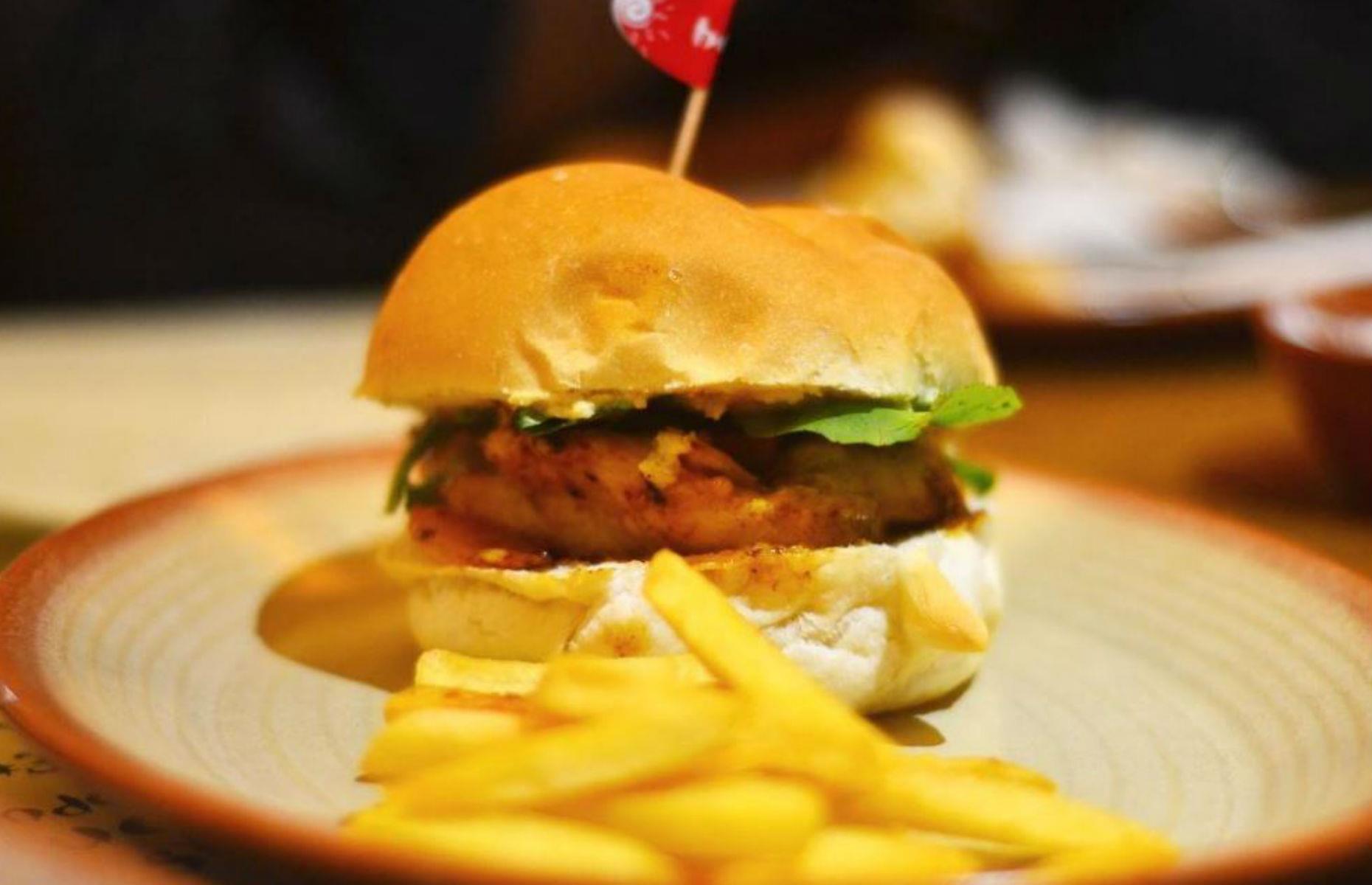 Nandos: Hawaiian chicken chili melt 